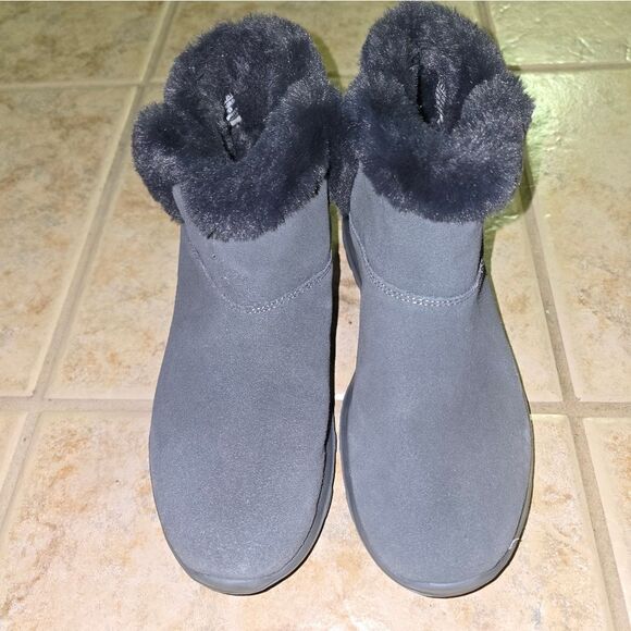 Skechers Gray Faux Furlined Boots Womens Size 7 - Picture 2 of 8